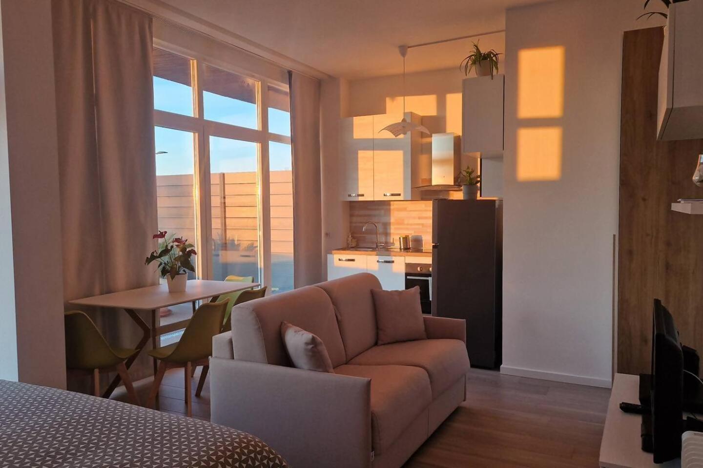 Cozy Flat For Vacation& Business In Famagosta Area * Milano